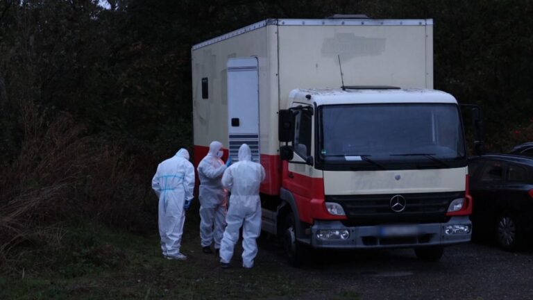 Bekennerschreiben und Sprengstofffunde: Ermittler suchen 48-Jährigen