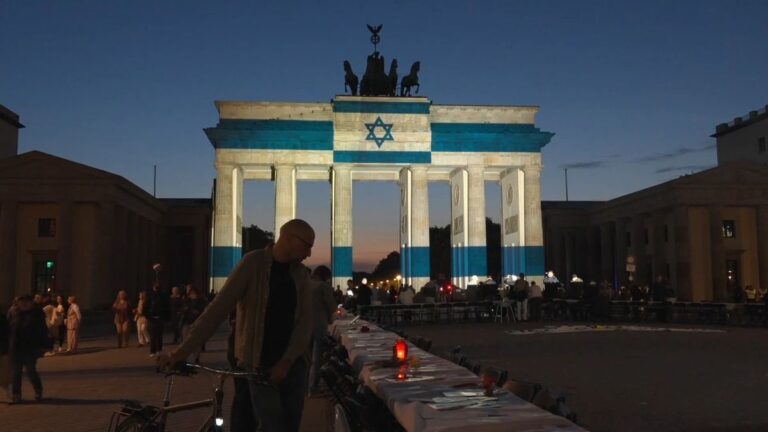Gedenken und Proteste zum dritten Jahrestag des Hamas-Angriffs