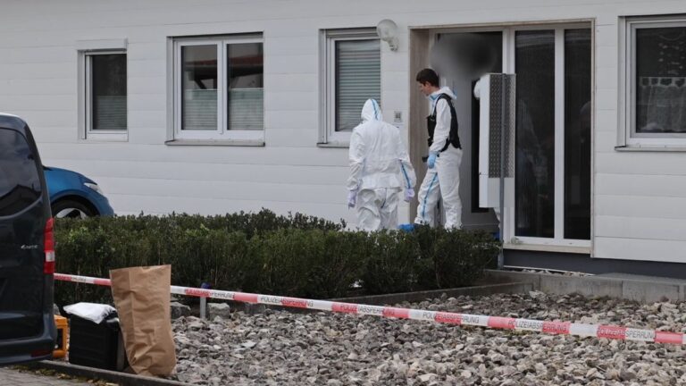 Jäger erschießt zwei Behördenmitarbeiter in Bayern