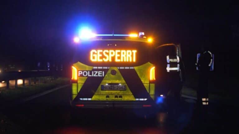 Aktivisten blockieren A31 gegen Castortransport