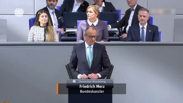 Merz fordert schöpferische Anstrengungen gegen Extremismus
