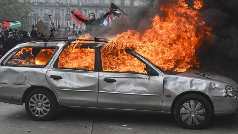 Frankreich: Ausschreitungen bei Protesten eskalieren