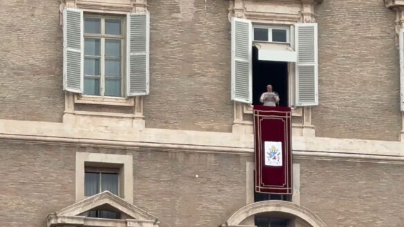 Papst Leo XIV. spricht nach Krebs-OP Angelus-Gebet