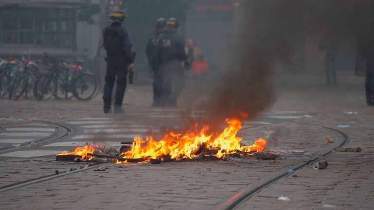 Frankreich verhängt lokale Ausgangssperren nach Krawallen