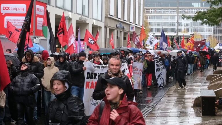 Hunderte protestieren in Leipzig gegen Rüstungsfirma Covenant