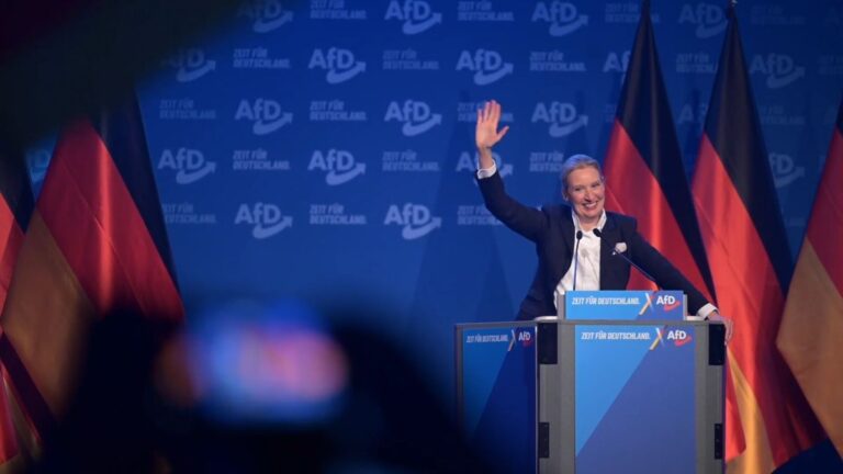 AfD bei 30 Prozent – Union auf Rekordtief in Umfrage