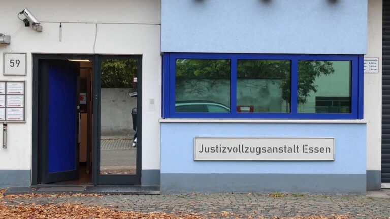 JVA Essen: Mitarbeiter soll Handys geschmuggelt haben