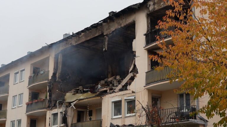 Explosion in Regensburg: Mehrere Verletzte, Gebäude einsturzgefährdet