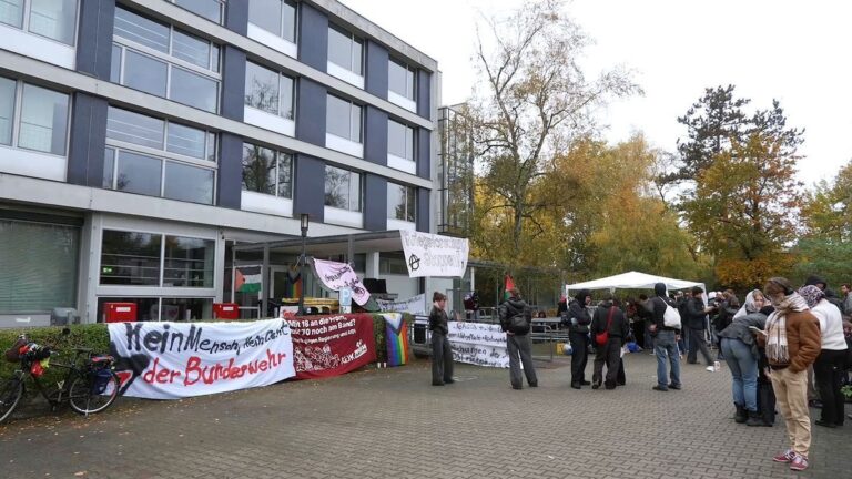 Vor Demonstrationen am 31
