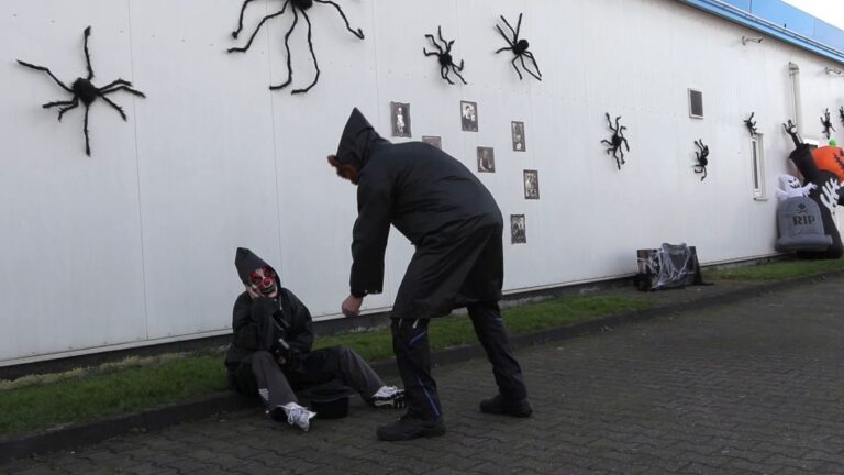 Köln: Autowäsche wird zur Halloween-Attraktion