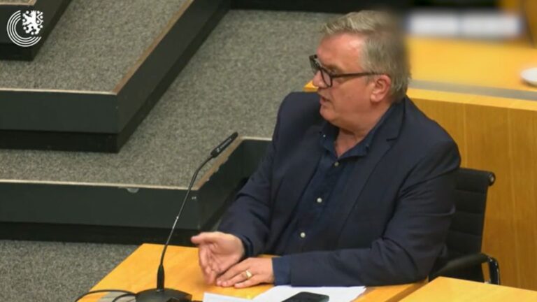 Debatte um AfD-Verbotsverfahren in Thüringen