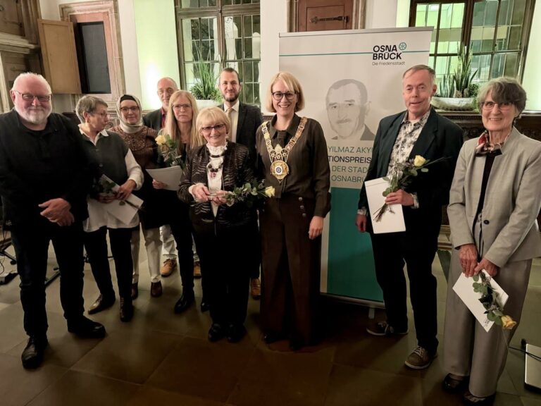 Oberbürgermeisterin Katharina Pötter mit dem ZIVOS-Redaktionsteam im Rathaus