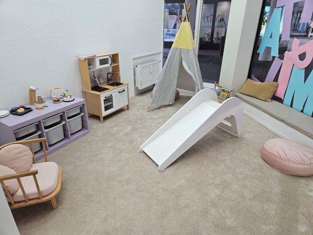 Kinderschuhladen "Lotta & Emil" an neuem Standort in Osnabrück Die Spielecke für Kinder