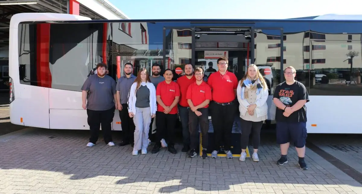 Die VOS begrüßt die zehn neuen FiF-Auszubildenden