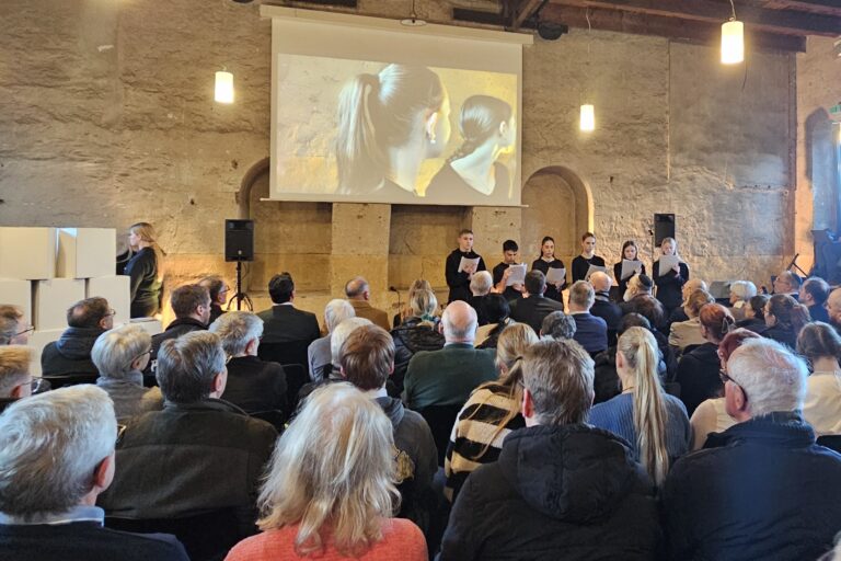 250 Menschen bei Gedenkfeier an Opfer des Nationalsozialismus