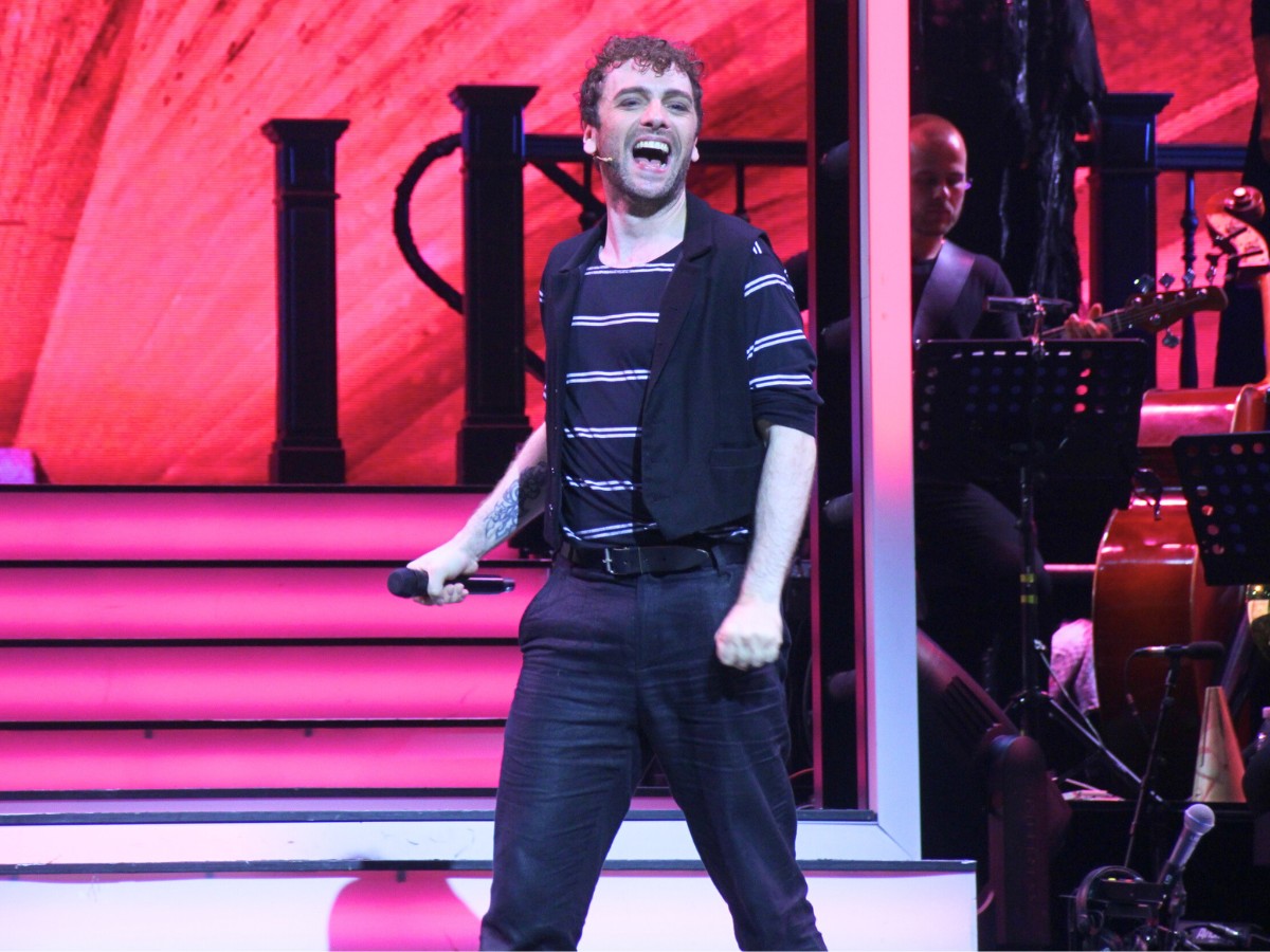 „Elisabeth“ halbszenisch als packendes Musical in Hannover Gerrit Hericks als Lucheni. / Foto: Dominik Lapp