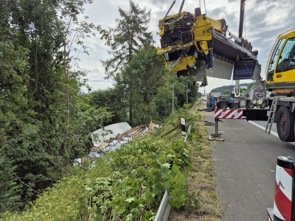 Warum die Autobahn A30 bei Melle stundenlang gesperrt war Unfall auf A30 bei Melle, / Foto: Heiko Westermann