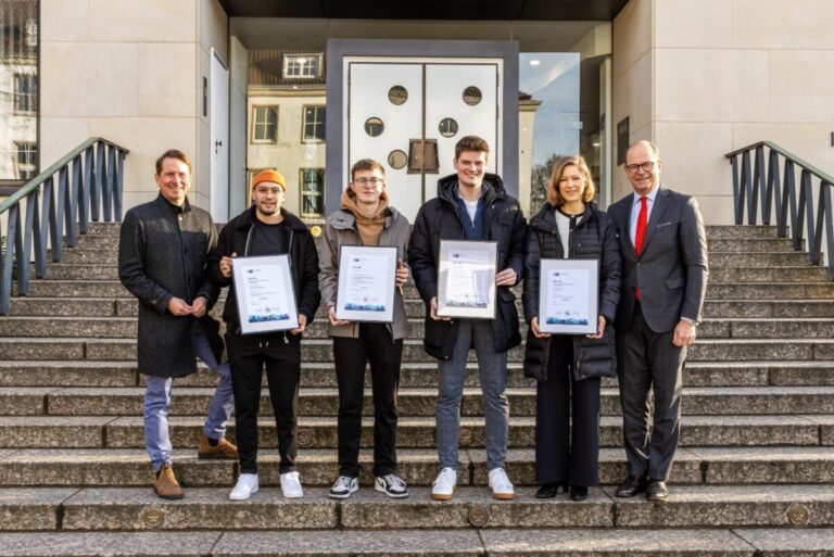 Gruppenfoto „Azubi-Walk of Fame“ in Osnabrück (Gesamtstadt)