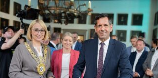 Tag Der Niedersachsen 2025 In Osnabrück Eintrag Ins Goldene Buch Der Stadt Osnabrück.