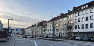 Am Rosenplatz rollt der Verkehr wieder. / Foto: Constantin Binder