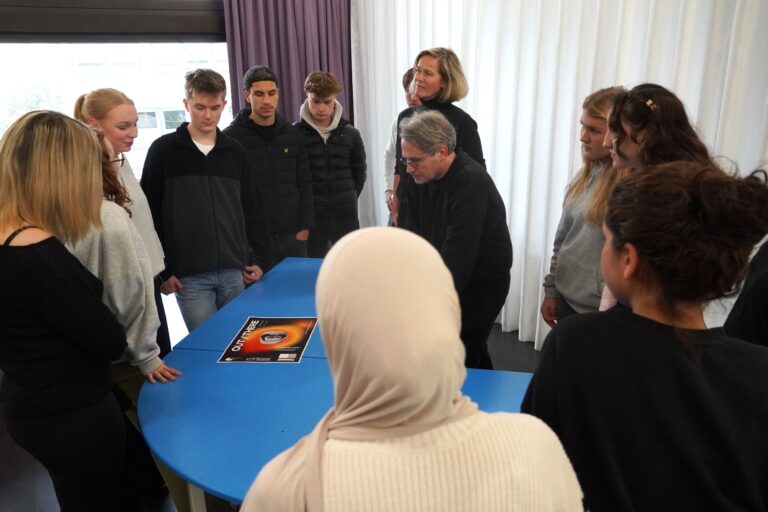 Schüler des Ratsgymnasium präsentieren die Ausstellung OUT/THERE in der Kunsthalle Osnabrück in Osnabrück (Gesamtstadt)