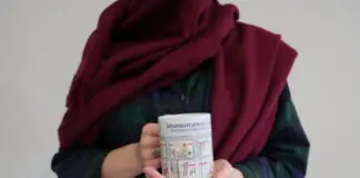 Weihnachtstasse der Stadtbibliothek Osnabrück. / Foto: Michael Meyer