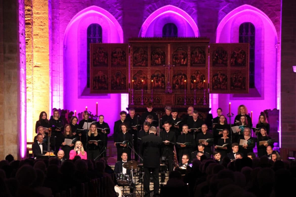 Big Band der Bundeswehr im Osnabrücker Dom. / Foto: Dominik Lapp