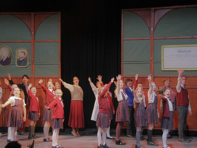 Musical "School of Rock" in der Waldorfschule Evinghausen, in der OsnabrückHalle und im Theater Osnabrück.