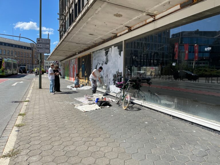 Galeria-Ruine am Neumarkt wird verschönert. / Foto: Dominik Lapp