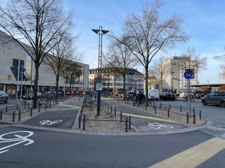 Radboulevard am Hauptbahnhof Osnabrück. / Foto: Dominik Lapp in Innenstadt