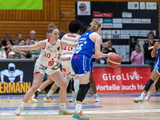 GiroLive Panthers setzen sich mit starker Schlussphase gegen Marburg durch