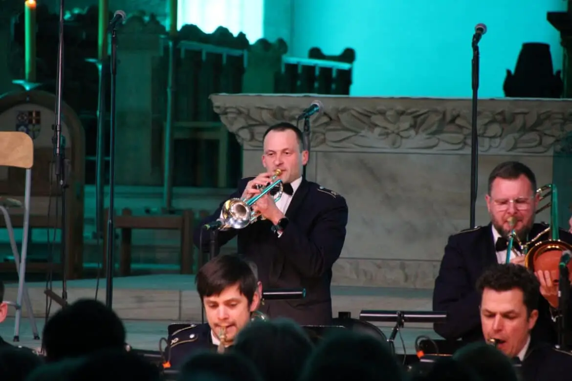Trompeten-Solo von Cay Schmitz. / Foto: Dominik Lapp in Innenstadt