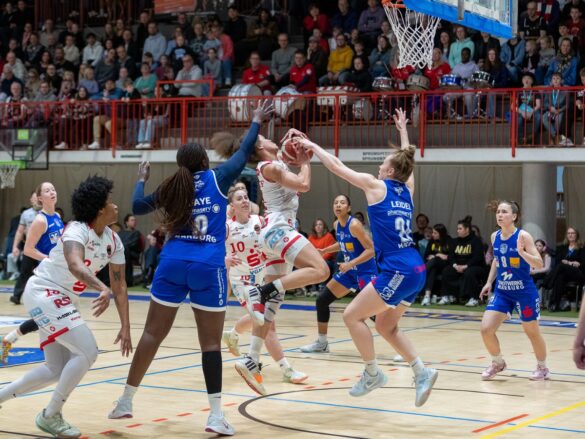 GiroLive Panthers setzen sich mit starker Schlussphase gegen Marburg durch