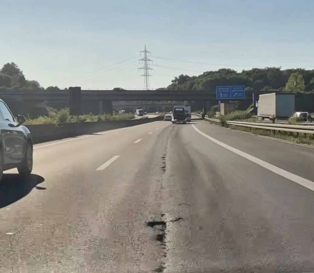 Autobahn A30 kapituliert: zu heiß für den Asphalt am Südkreuz Osnabrück Der klaffende Riss in der Autobahn A30