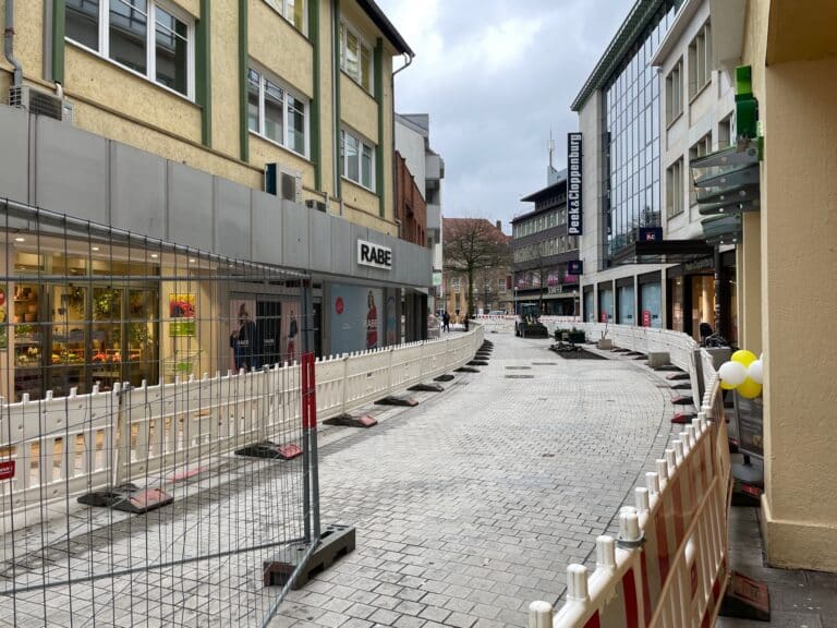 Baustelle in der Krahnstraße und am Nikolaiort. / Foto: Dominik Lapp in Innenstadt