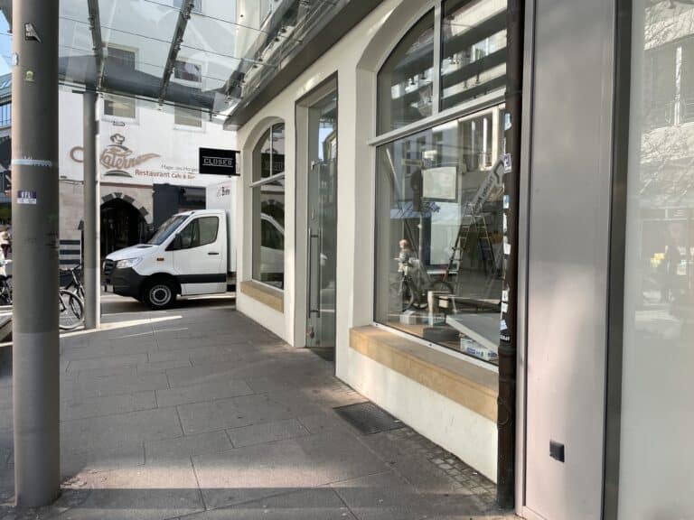 In den ehemaligen "Closed"-Store zieht Vodafone ein. / Foto: Dominik Lapp in Innenstadt