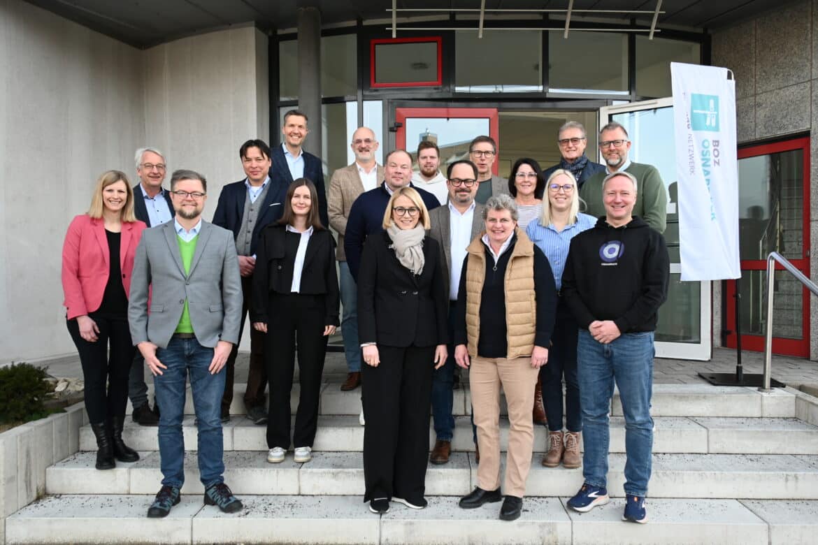 11 Unternehmen haben gemeinsam eine Genossenschaft gegründet, um das Thema Berufsorientierung in Osnabrück neu zu gestalten. / Foto: WFO