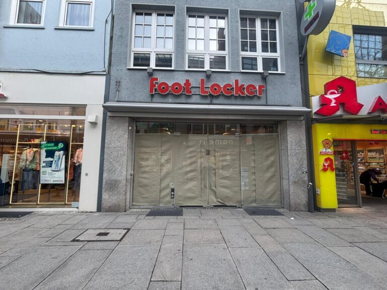 Geschlossen: Foot Locker in Osnabrück. / Foto: Lilli Würdemann in Innenstadt