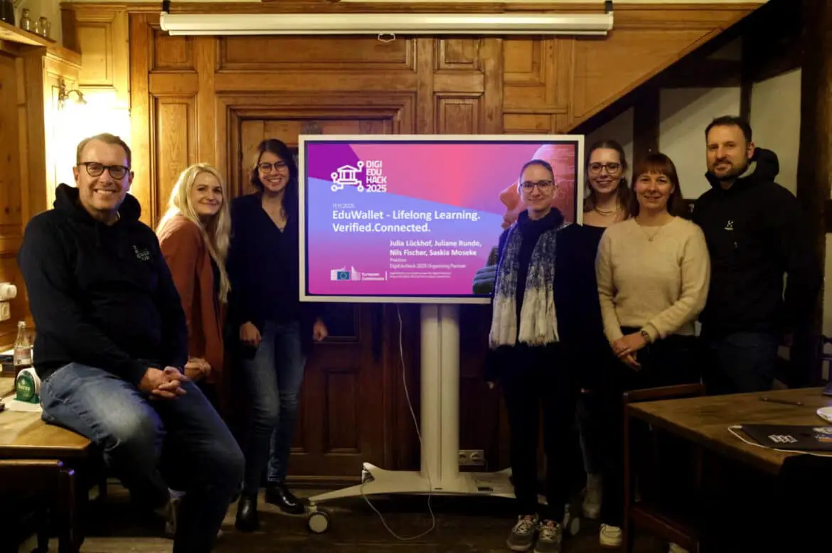 Gymnasium „In der Wüste“ in Top 12 bei DigiEduHack