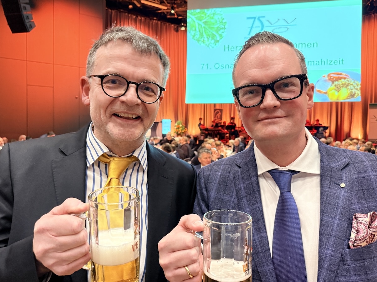 Dr. Felix Osterheider mit seinem Nachfolger an der Spitze des Verkehrsvereins: Nicolas Fromm