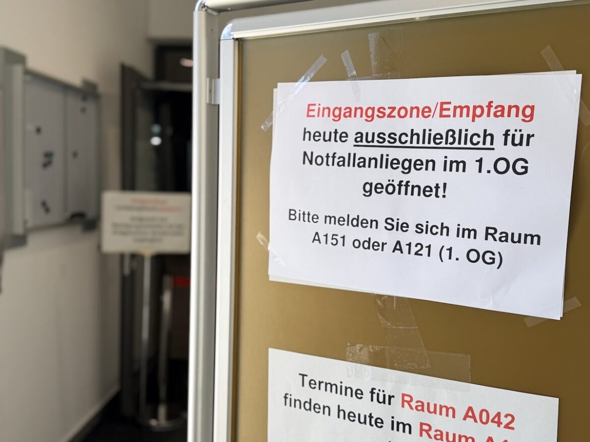 Agentur für Arbeit Osnabrück nach dem Anschlag. / Foto: Pohlmann