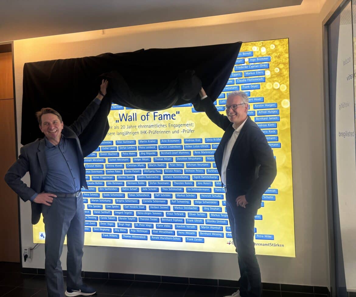 Marco Graf und Jochen Pabst enthüllen "Wall of Fame" / Foto: Lilli Würdemann