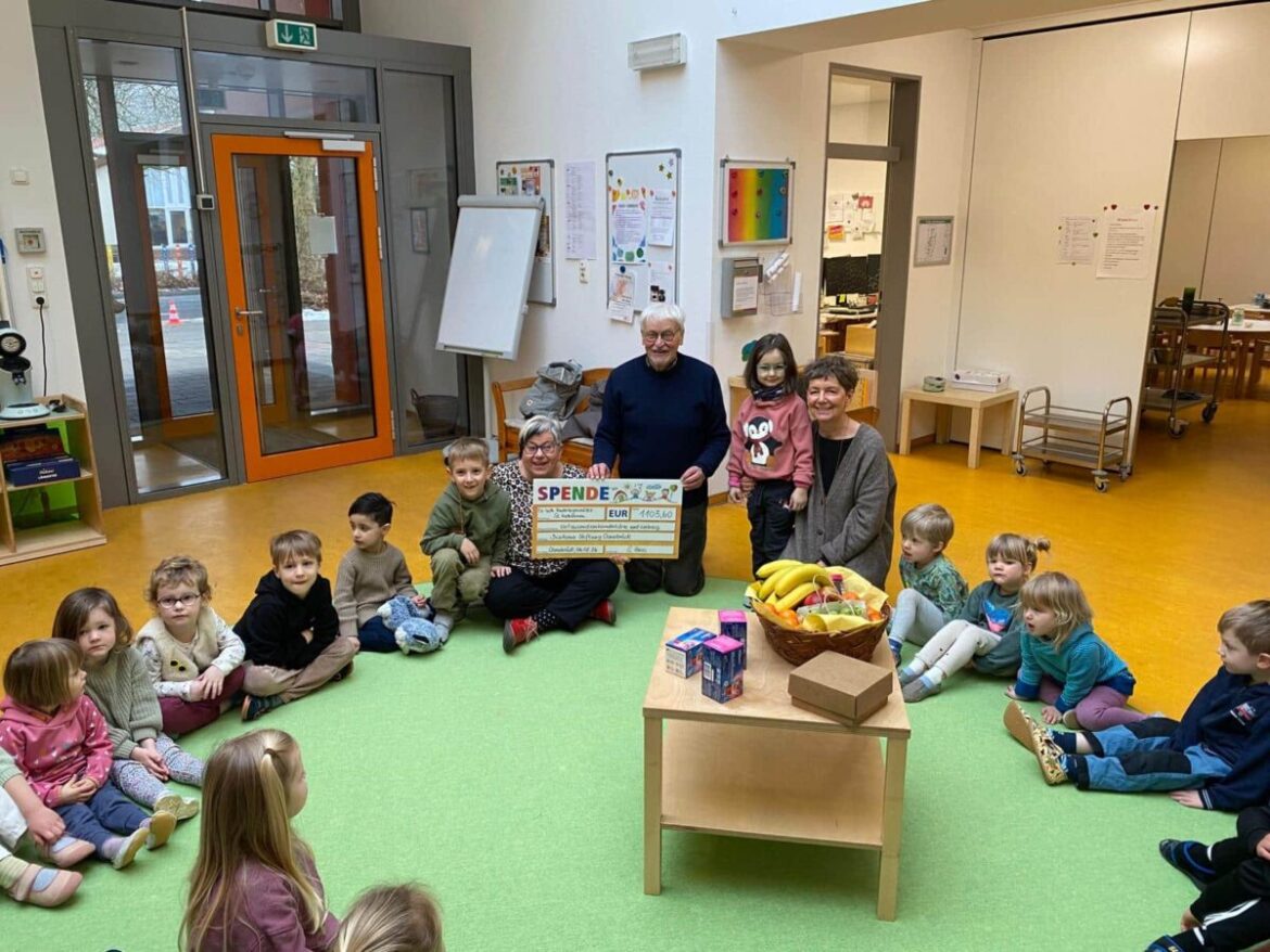 Spendenübergabe in der Kita St. Katharinen. / Foto: Sabrina Lapp