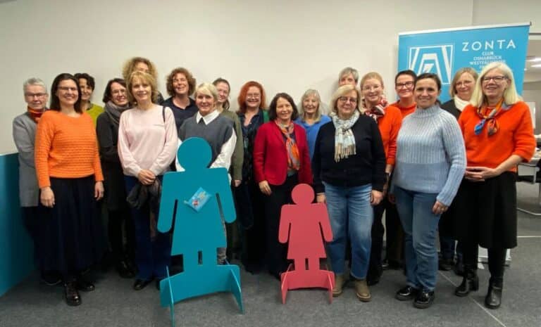 Patinnen und Paten werden für Gewaltprävention und Demokratie ausgebildet. in Westerberg