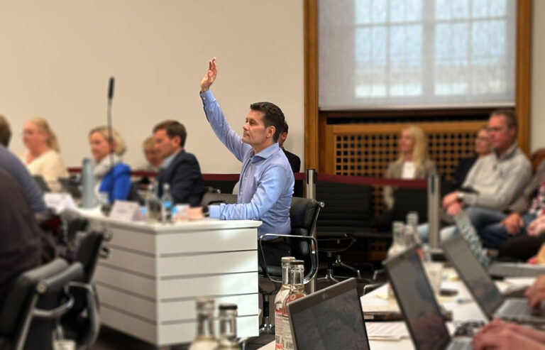 AfD Mitglied Alexander Garder im Stadtrat