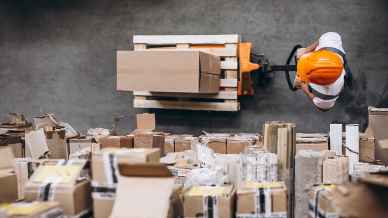 Paletten im Logistiklager