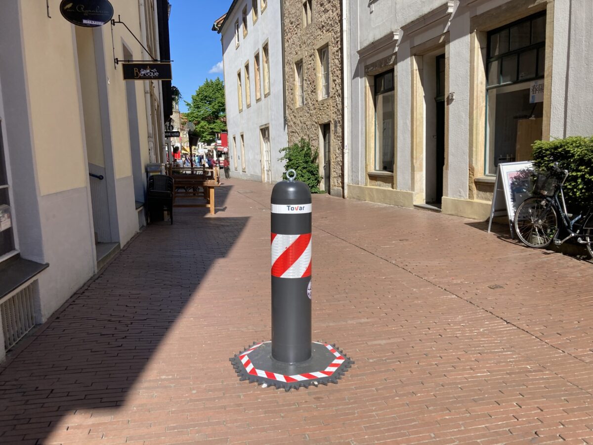 170.000 Euro für Schutz der Maiwoche: Kommunen sehen Drohnenangriffe als neue Gefahr und fordern mehr Geld für Sicherheit Anti-Terror-Sperre in der Osnabrücker Altstadt. / Foto: Dominik Lapp