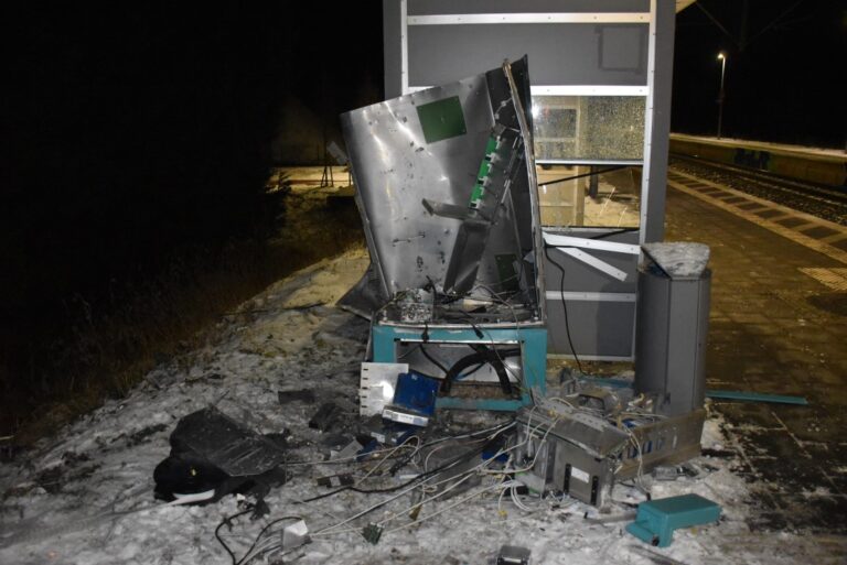 Fahrkartenautomat gesprengt. / Foto: Polizeiinspektion Osnabrück in Hagen a.T.W.