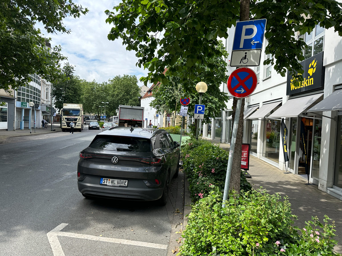 Behindertenparkplatz Lortzingstraße