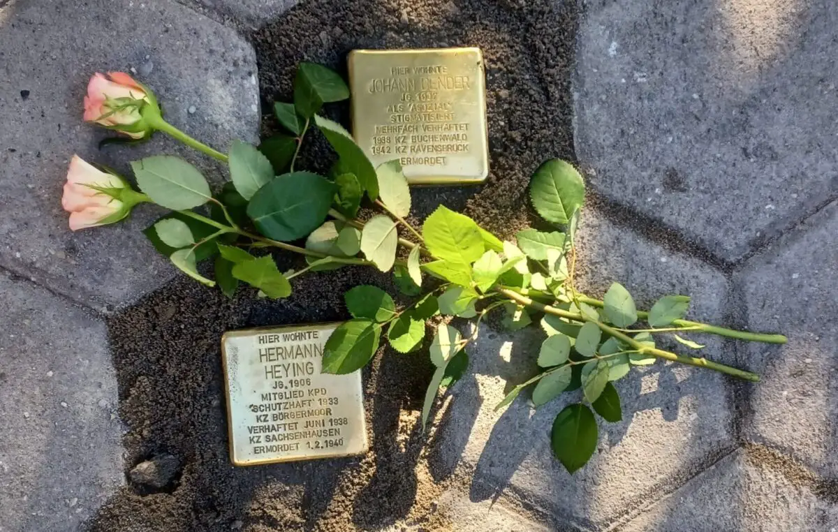 Zum Gedenken an NS-Opfer: Neue Stolpersteine auf den Gehwegen Osnabrücks